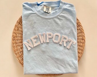 Comfort Colors® ニューポート シャツ、ニューポート T シャツ、ニューポート ビーチ シャツ、ロードアイランド シャツ、ニューポート バチェロレット、かわいいビーチ T シャツ、トレンディなサマー T シャツ