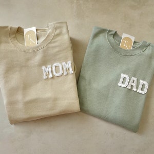 Dad Sweatshirt | Mom Sweatshirt | Mama Sweatshirt | New Dad Gift | New Mom Gift | Dad Shirt | Pregnancy Announcement Shirts | Mom and Dad