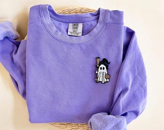Comfort Colors® Cute Ghost Sweatshirt, Halloween Sweatshirt, Fall Sweatshirt, Ghost Sweatshirt, Retro Halloween Shirt, Spooky Season Shirt