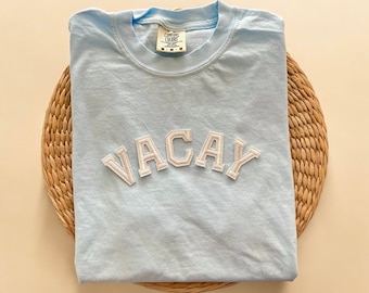 Camisa de vacaciones Comfort Colors®, camisa de vacaciones, camisa de vacaciones, camisa de modo vacay, camisa de verano, vibraciones de vacaciones, camisa de viaje, regalos para amantes de los viajes
