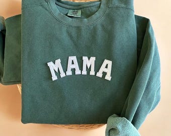 Comfort Colors® Mama Sweatshirt, Comfort Colors Sweatshirts, Mama Crewneck, Mama Shirt, Grandma Sweatshirt, Gifts for Mom, New Mom Gifts