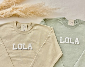 Lola Sweatshirt, Lola Shirt, Gift for Lola, Grandma Sweatshirt, Mother’s Day Gift, Pregnancy Announcement Grandparents,Grandma Birthday Gift