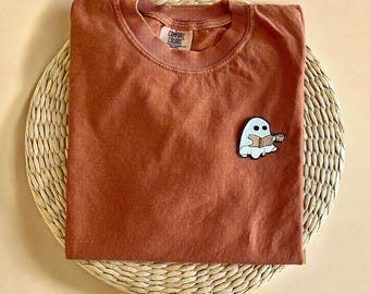 Comfort Colors® Maglietta fantasma con libri e caffè, Maglietta fantasma con libri e tè, Maglietta di Halloween, Maglietta fantasma di Halloween, Maglietta fantasma
