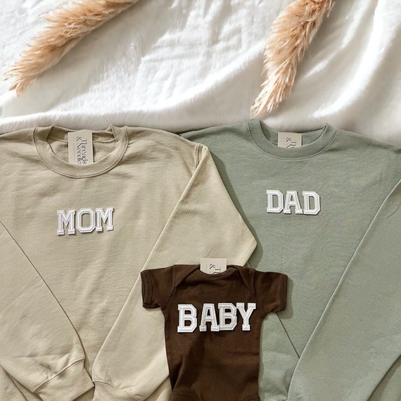 Family Sweatshirts Mom and Dad Sweatshirts Pregnancy Announcement Shirts Matching Family Shirts Hospital Coming Home Going Home Outfit Etsy UK