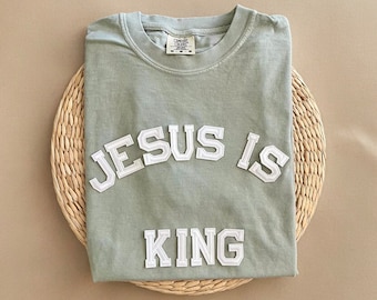 Komfortfarben Jesus ist König Shirt, Jesus Shirt, christliches Shirt, Komfortfarben Tshirt, Glaube Shirt, christliche Geschenke, christliche Kleidung