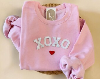 XOXO Sweatshirt, Valentines Day Sweatshirt, Valentines Shirts, Valentines Day Gifts, Galentine Sweatshirt, Hearts Sweatshirt, Gifts for Her
