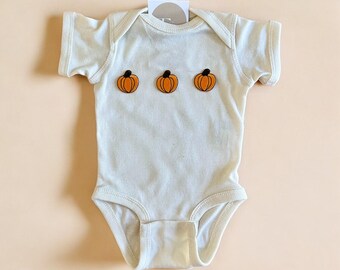 Vestito da zucca per neonati, campo di zucca per neonati, costume da zucca per neonati, baby shower con zucca per neonati, vestito da zucca per neonati, vestiti autunnali per neonati