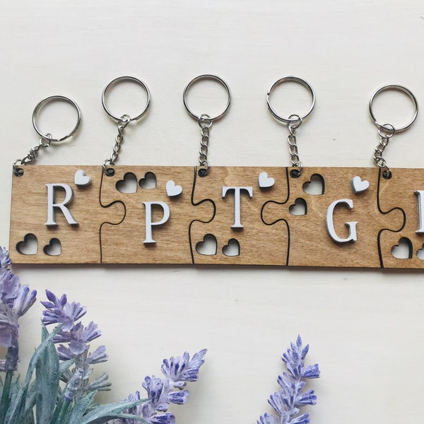 5 Wooden Keyring Personalised Puzzle, Christmas gift, Friendship Jigsaw Gift for 5 Best Friends, Bff, Besties minimalist Keyrings