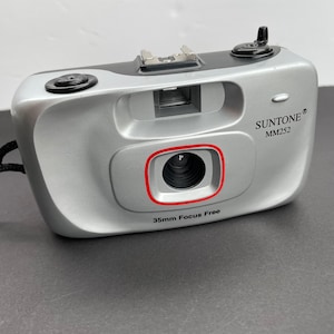 Suntone MM252 35mm Focus Free Film Camera