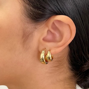 14k Gold Filled Hoop Earrings, Gold Chunky Earring Women, Gold Oval huggie Hoops, Medium Gold Hoops, Thick Gold Hoops