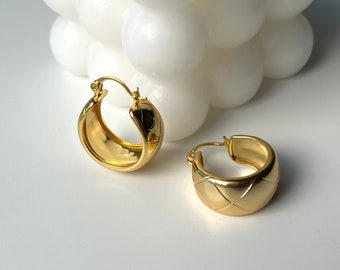 Gold Thick Hoop Earrings, Gold chunky hoop earrings, Gold lightweight oval hoop earrings, Chunky hoop girl/women