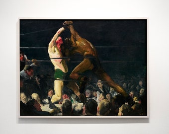 Puede incluir: Una pintura que representa un combate de boxeo en una habitación oscura y llena de humo. Dos boxeadores están en el ring, uno con un atuendo verde y blanco, el otro con un atuendo marrón y blanco. La multitud observa la pelea con atención.