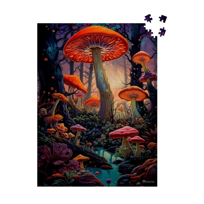 K&ouml;nnte beinhalten: Eine lebendige Illustration einer Waldszene mit einer Vielzahl von bunten Pilzen. Der gr&ouml;&szlig;te Pilz ist orange und rot mit einem wei&szlig;en Stiel. Die anderen Pilze sind in Rot-, Orange-, Rosa- und Gelbt&ouml;nen gehalten. Der Waldboden ist mit gr&uuml;nem Moos und Bl&auml;ttern bedeckt. Der Hintergrund ist ein dunkler Wald mit hohen B&auml;umen.