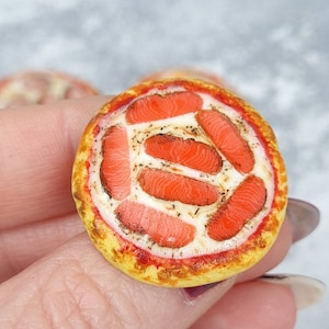 Miniature pizza with retro vintage package 1:12 scale. Miniature food for doll house Tiny food Small mini pizzeria salami Italian style