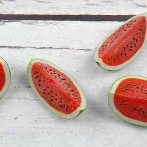 Miniature sliced 4 pieces watermelon on 1/12 scale. Small food Tiny sweet mini food for doll house Barbie food fakefood vegetables fruits