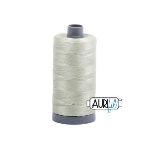 Spearmint (2908) | 28wt Large Spool (750M / 820Y) | Aurifil Thread | attcs - atpb6 - atck4m