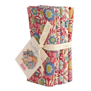 Wallflower Fat Quarter Bundle in Burgundy and Pink by Tilda (300233)