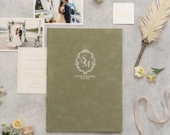 Luksusowy uchwyt na certyfikat ślubny – aksamitny z monogramem tłoczonym folią