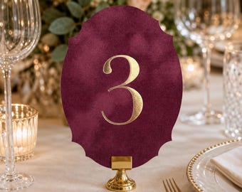 Numéros de table vintage en velours : marquage à chaud doré, cartes découpées, avec supports dorés