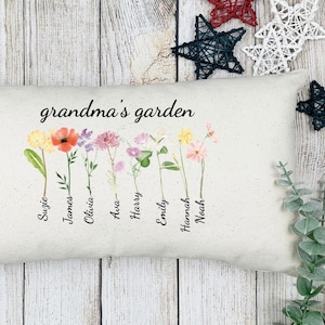 Omas Gartenkissen mit den Namen der Enkelkinder, Benutzerdefiniertes Geburtsblumen-Namenskissen, Familiennamenkissen, Weihnachtsgeschenk, Geschenk für Oma