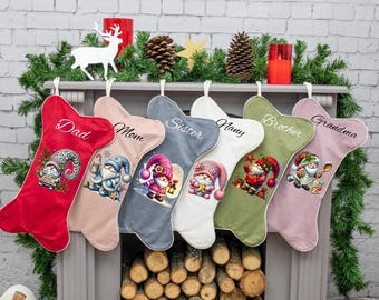 Medias navideñas de gnomo personalizadas: cuadros escoceses, terciopelo y puños de algodón.