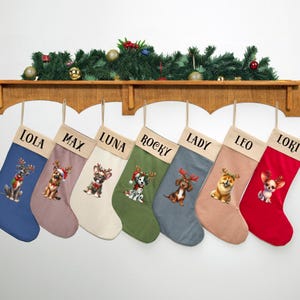 パーソナライズされた犬用クリスマスストッキング、バッファローチェックベルベット、カスタムネーム
