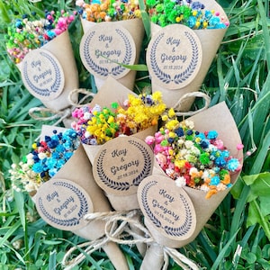 Spersonalizowane magnesy na upominki: magnesy na ślub, magnesy na baby shower, mini bukiety kwiatów, rustykalne upominki na przyjęcia, magnesy na prezenty w hurtowych ilościach