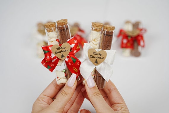 Christmas Hot Cocoa Favors: Marshmallow Test Tubes