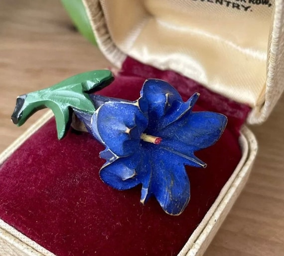 Antique 1920s Bakelite Flower Brooch, Hand Carved… - image 5