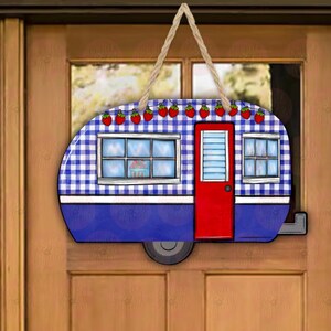 Fraise, été, camping-car, accroche-porte, PNG, téléchargement numérique, sublimation, Aparecium Design Co, dessiné à la main, décoration, cadeau, suspension murale, bleu