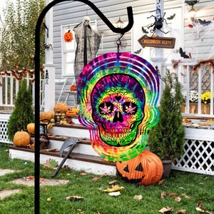 Éolienne Tie Dye Skull : Décoration extérieure d&#39;Halloween (PNG)