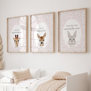 Roze babydieren schriftafdrukken: aquarel kinderkamerkunst (digitale download)