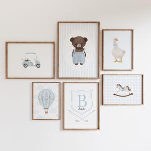 Decoración de habitación de bebé niño azul, juego de 6 impresiones de arte de pared, juego de arte de pared con inicial de nombre personalizado, decoración de guardería caprichosa, globo aerostático, osito de peluche