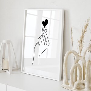 Vingerhart lijntekening print: Minimalistische Kpop poster (digitale download) afbeelding 7
