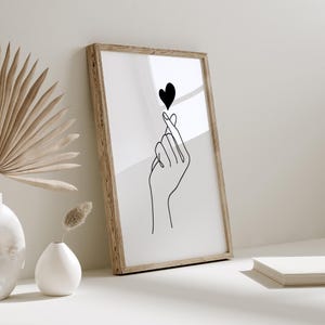 Vingerhart lijntekening print: Minimalistische Kpop poster (digitale download) afbeelding 9