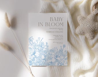Blauwe toile de jouy-babyshoweruitnodiging met bloemen bewerkbare sjabloon