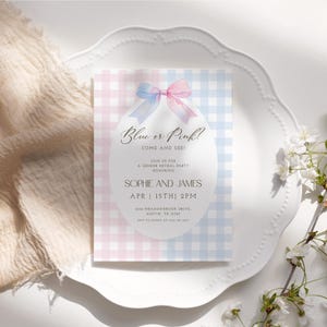 Faire-part révéler le sexe bleu ou rose, modèle de fête sur le thème noeud papillon modifiable, invitation de fête de naissance, motif Vichy, téléchargement numérique