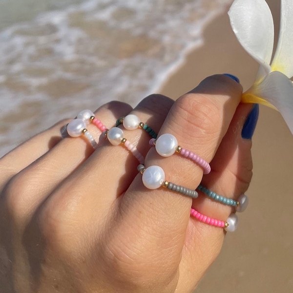 Perlen Ring | Perlenring | Beachy Vibes | Bunte Perlen Ring | Stapelring | Strand Schmuck | Handgefertigte Ring | Süßer perlenbesetzter Ring