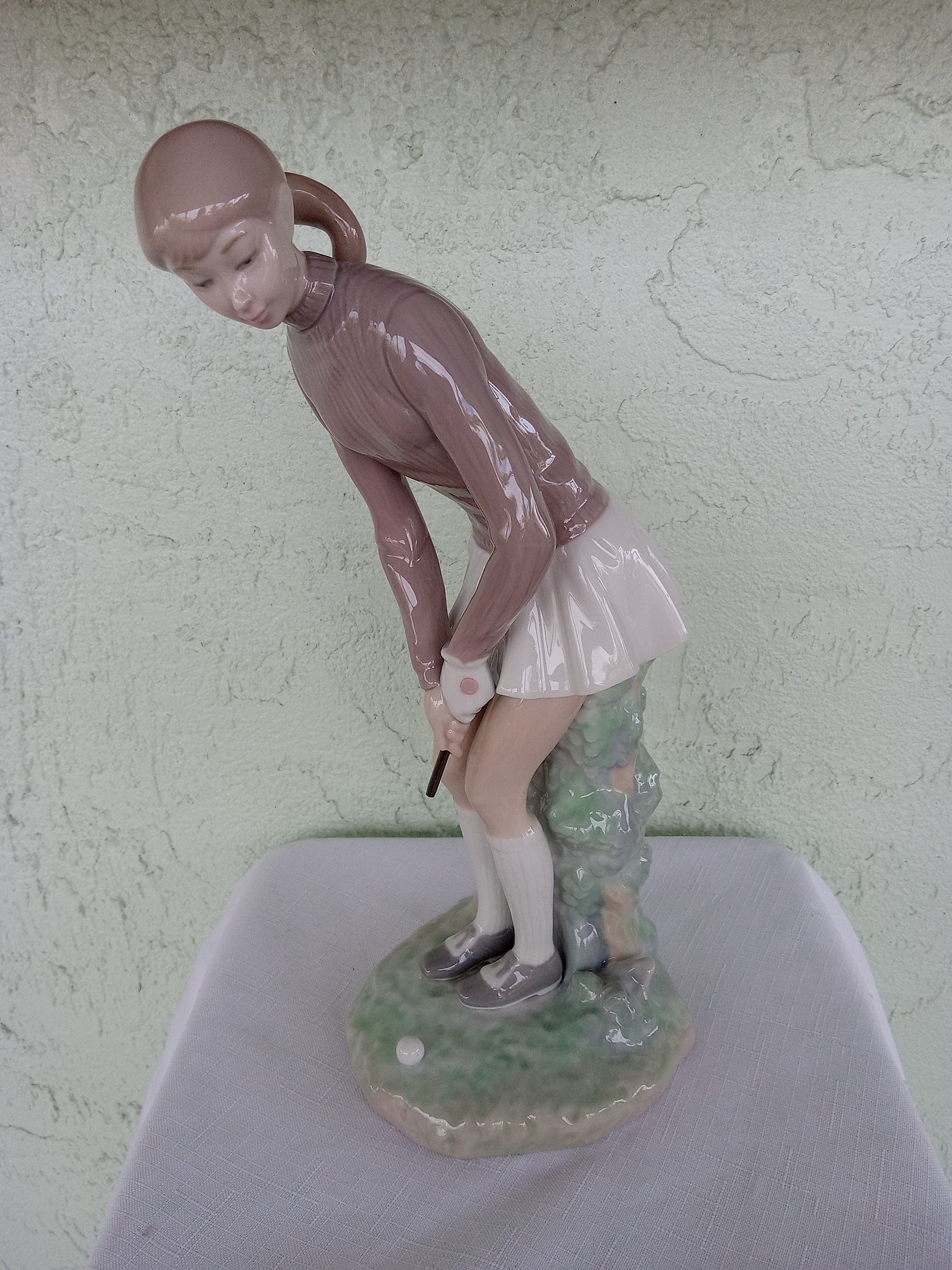Vintage Lladro Figurine-woman Golfer-*missing Golfclub*-lladro