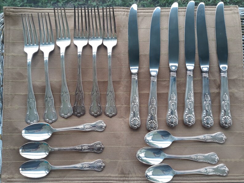 Vintage International Silver Flatware-Silver Plated Flatware-Set of 18 Intl Silver Co.-Kings Pattern-Replacements-Silver-Plated-18 in Set