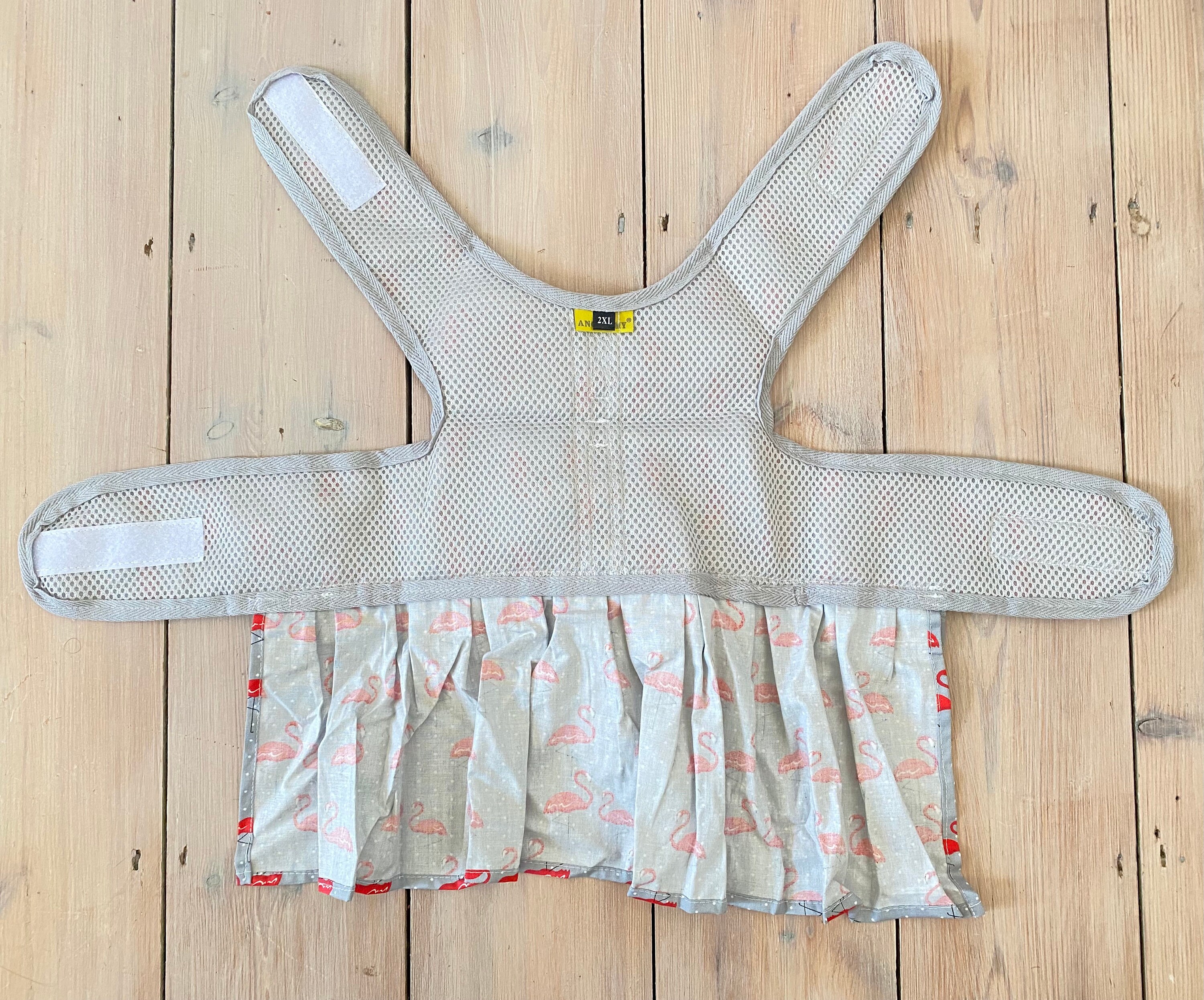 Wunderschönes graues und rotes Flamingo Hundegeschirrkleid | Etsy