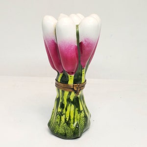 Vintage Raddish Limoges box