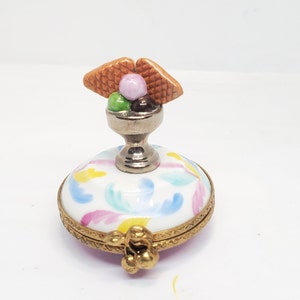 Vintage Petite Sundae Limoges Box