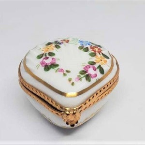 Antique Scallop Shaped Floral Limoges Box