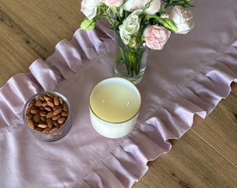 Camino de mesa de satén de algodón con volantes: decoración de mesa elegante y natural