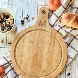 Large Cutting Cheese Charcuterie Board With Hold Handle 13&quot;x10&quot; Round Premium Wood Engrave Kitchen Wedding Anniversary New Home Holiday Gift
