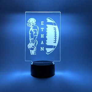 Lampada da tavolo con luce notturna a LED con incisione personalizzata del nome, 16 colori, per ragazzi, sport, scuola, squadra di calcio, design a scelta, decorazione per la stanza, regalo