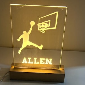 Nom personnalisé personnalisé LED support en bois pour chambre, éclairage de nuit, lampe de table, basket-ball, panier de sport, jeu de balle, équipe scolaire, garçons, joueur masculin, cadeau