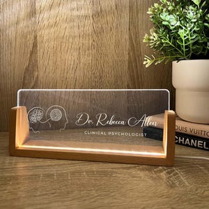 Personalized Name & Title Desk Plate Stand | Psychologist Psychiatrist Physician Therapist Doctor Specialist | Sign LED Light Nameplate Gift