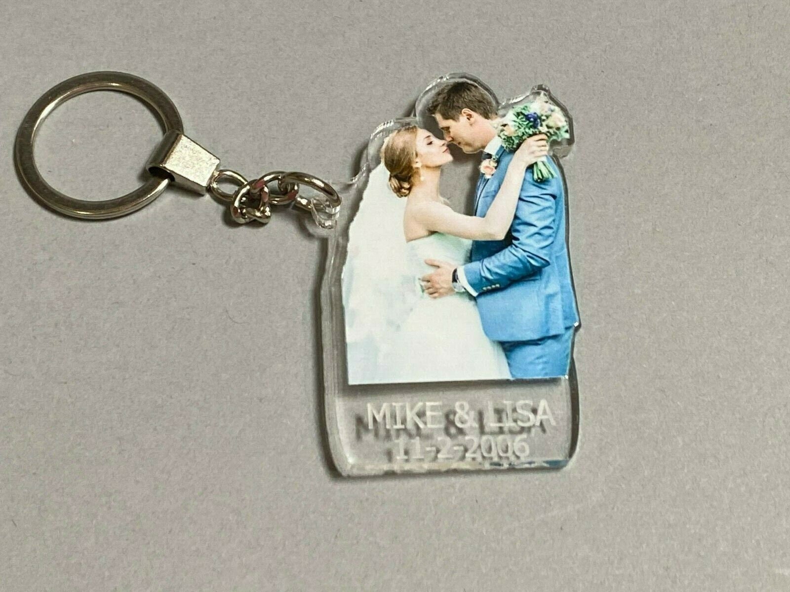 HYPERFOLD Personalized Double-Sided Photo Keychain – Custom Engraving Gift For Him, Boyfriend, Men
